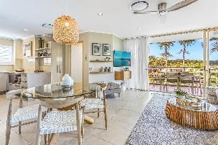 Serenity on Hastings Street, Noosa Heads Apartment in Noosa Heads