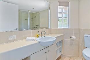 Seaside apartment minutes from Sunshine Beach Apartment in Sunrise Beach
