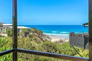 Beachfront Living , Sunshine Beach Vacation rental in Noosa Heads