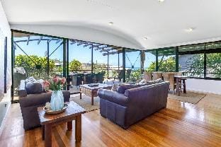 Beachfront Living , Sunshine Beach Vacation rental in Noosa Heads