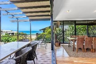 Beachfront Living , Sunshine Beach Vacation rental in Noosa Heads
