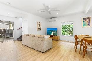 Peaceful Family Villa, Sunrise Beach Vacation rental in Sunrise Beach