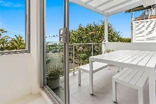Chic Seaside Penthouse, Sunrise Beach Vacation rental in Sunrise Beach