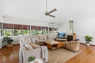 Beachside Escape, Sunshine Beach Vacation rental in Sunrise Beach