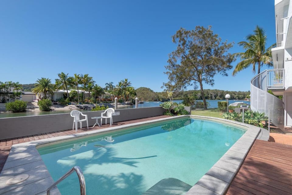 Peaceful riverside living, Noosa Heads Apartment in Noosa Heads