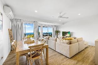 8 Andari, Sunshine Beach  Luxury Beside the Beach Apartment in Noosa Heads