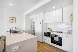 8 Andari, Sunshine Beach  Luxury Beside the Beach Apartment in Noosa Heads