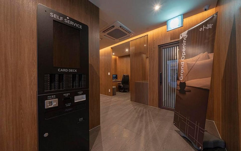 Anook Hotel Daejeon Yuseong 1st Hotel in South Korea