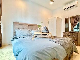 HC 8pax Comfort Place 3room Ara Damansara Vacation rental in Petaling Jaya