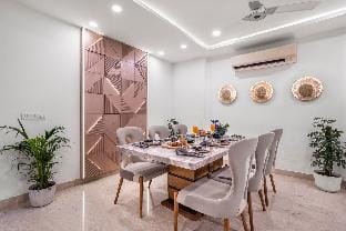 Homlee - Pentagon 3 bhk super luxury flat in Saket Vacation rental in New Delhi