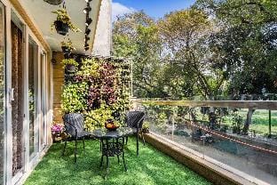 Homlee - Pentagon 3 bhk super luxury flat in Saket Vacation rental in New Delhi