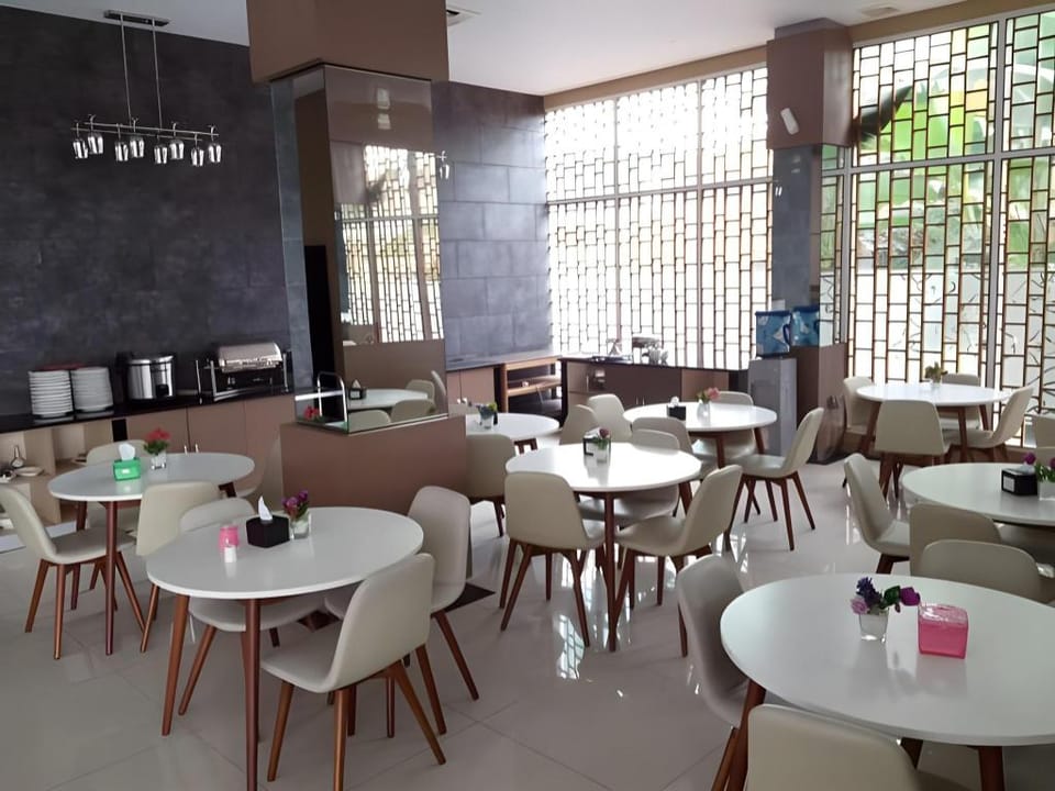 Sutan Raja Guest House Cirebon Hotel in West Java