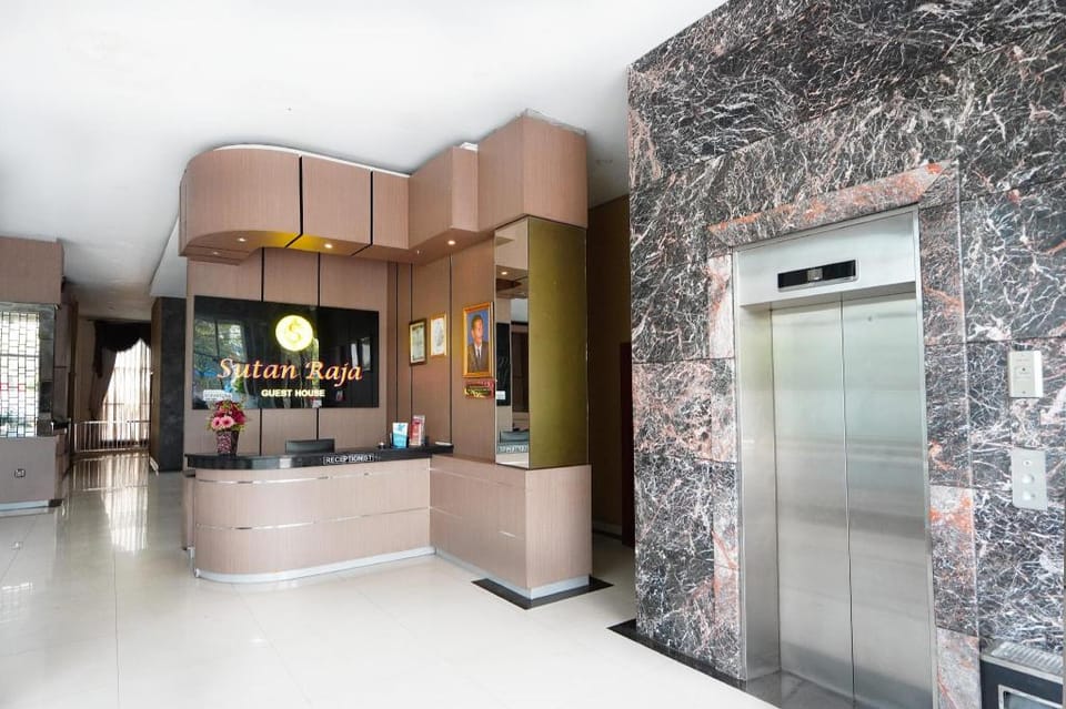 Sutan Raja Guest House Cirebon Hotel in West Java