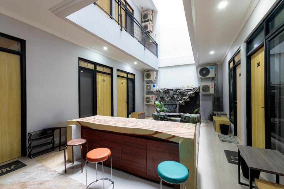 D Twinz House Syariah Redpartner Hotel in Jakarta
