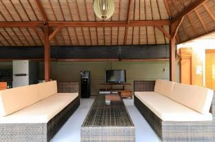 Fantastic 2BR Private Pool Villa near Legian Beach Villa in Kuta