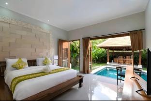 Fantastic 2BR Private Pool Villa near Legian Beach Villa in Kuta