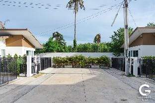 GAO Akira Pool Villa Villa in Chon Buri Changwat