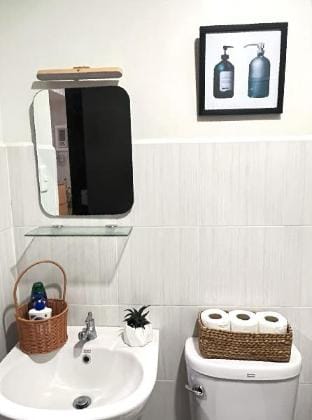 The Japandi Studio w/ Pool & Gym - CDO City Center Apartment in Cagayan de Oro