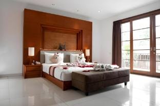 Beachfront 1BR Private Pool Villa near Beach Villa in North Kuta