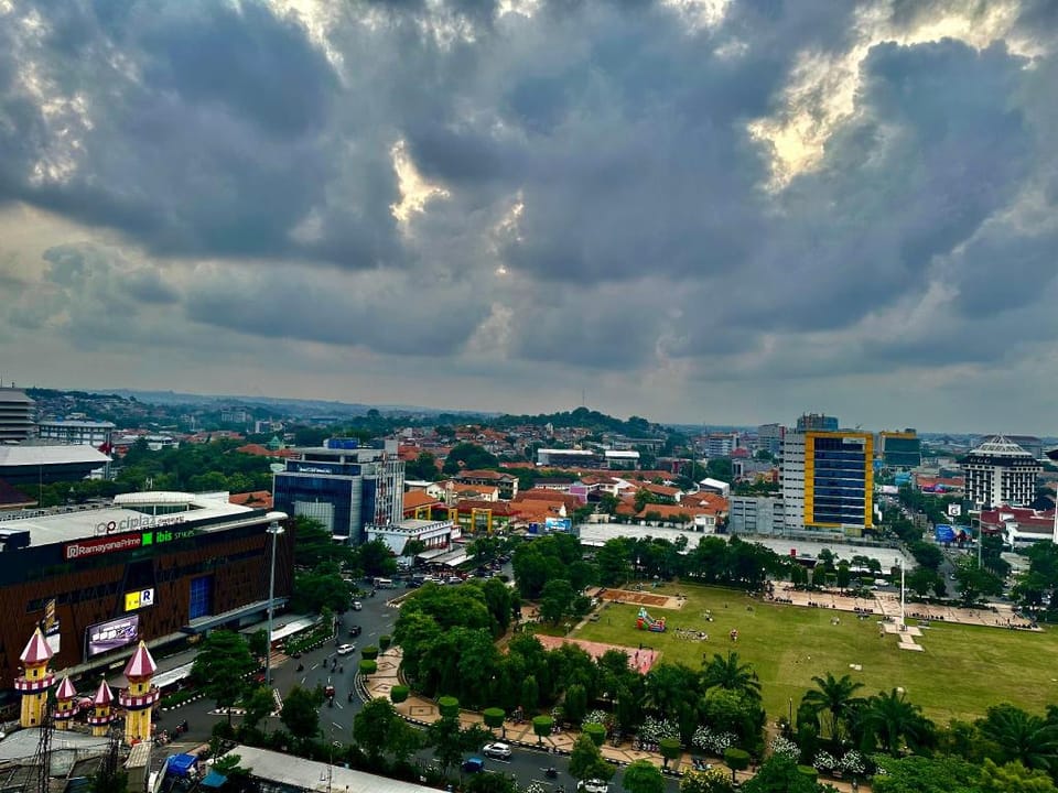 KUMU Suites Warhol at LK Simpang Lima Semarang Hotel in Indonesia