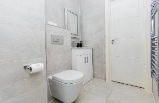 Elegant Central Private Parking Leisure Contractor Apartment in Aylesbury