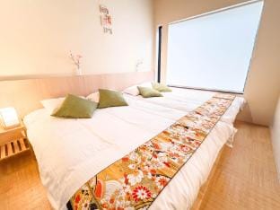 Osaka Modan House near USJ & Airport｜Max 12 Guests Vacation rental in Osaka