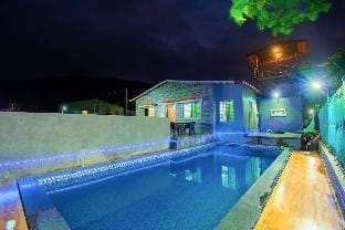 GOGO's Geneva pool party villa Villa in Maharashtra