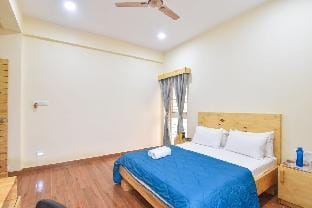 GOGO's LAS-VEGAS PoolParty VILLA Villa in Maharashtra