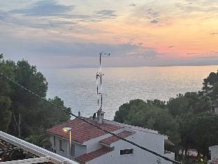 Your Beach Front Retro Hideaway in Salou Apartment in Salou