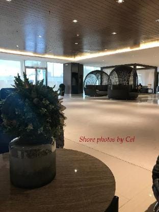 One Bedroom Condo in Shore MOA Mall of Asia Manila Apartment in Pasay