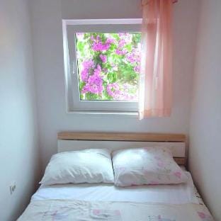 Floral Apartments Yazzy 1 Apartment in Novalja