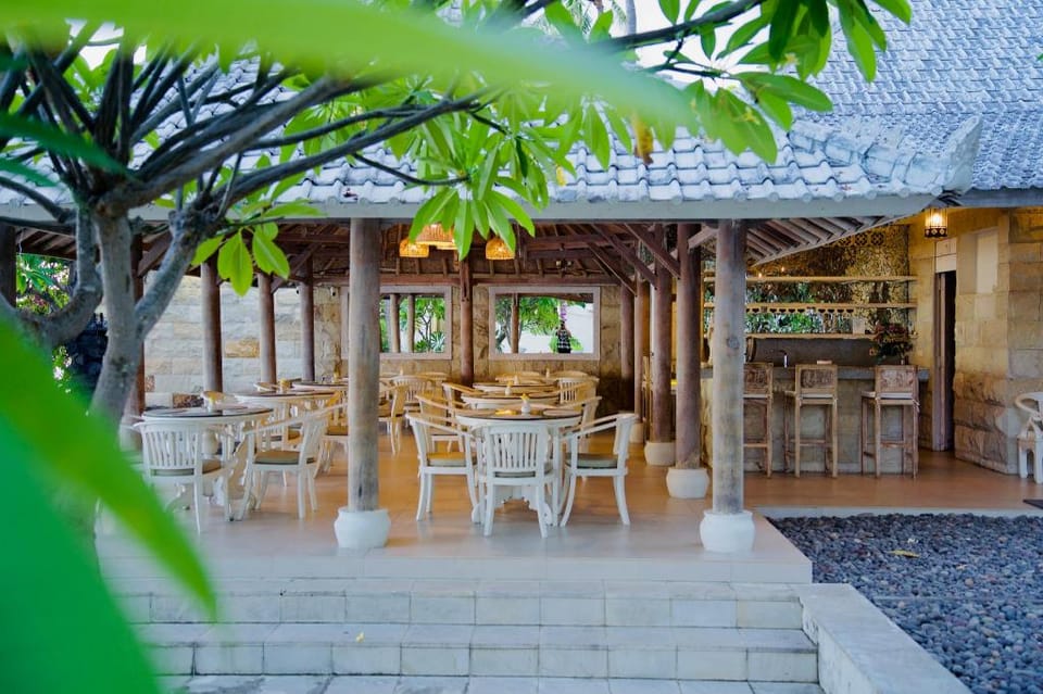 DHAUTEYA VILLA Resort in Abang
