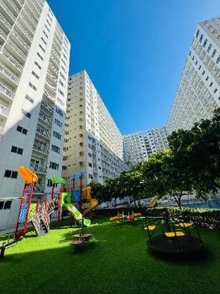 MOA/AIRPORT -  Two Bedroom + Parking Apartment in Pasay