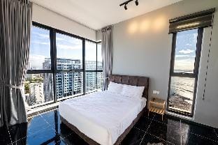 Urban Suites with Spectacular High Floor View #03 Vacation rental in George Town