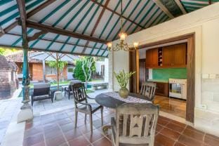 Classic Village 4 BR Private Pool Y040 Villa in Denpasar