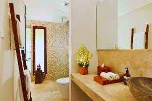 Brave The Ocean 5BR With Private Pool Villa NE128A Villa in North Kuta
