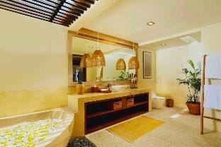 Brave The Ocean 5BR With Private Pool Villa NE56B Villa in North Kuta