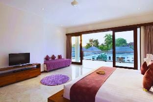 White Castle 5 BR With Private Pool Villa NE51 Villa in North Kuta