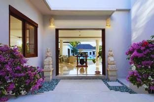 White Castle 5 BR With Private Pool Villa NE51 Villa in North Kuta
