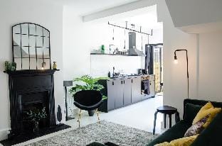 Boutique House - edge of Old Town- 4min walk beach Vacation rental in Margate