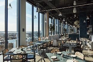 ARK Canary Wharf Apartment in London