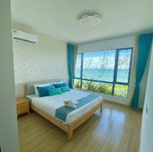 Sea View 2B2R Cozy condo Forest City Vacation rental in Johor