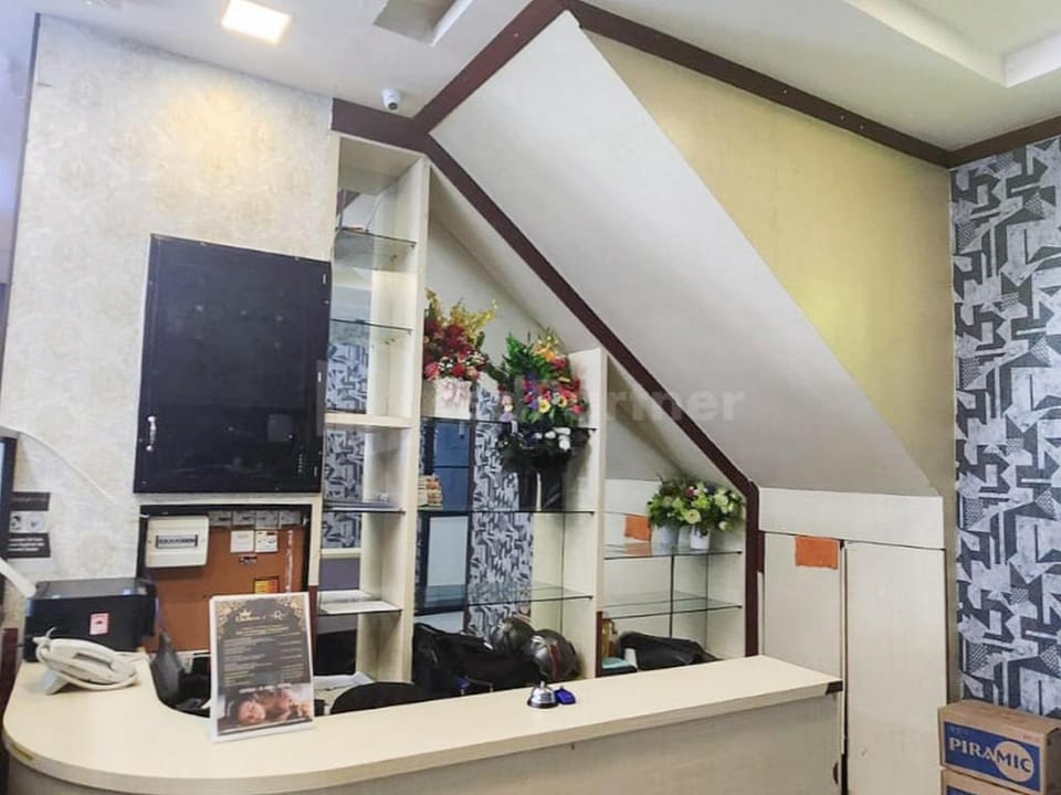 Chola Inn @ Nagoya Hill Batam Mitra RedDoorz Hotel in Riau Islands, Indonesia