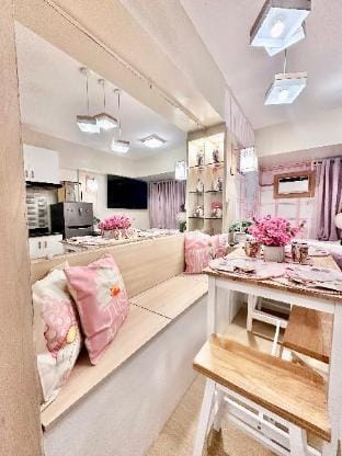 Doms’ Ryokan: Avida, CityCenter, Netflix, PoolView Apartment in Cagayan de Oro