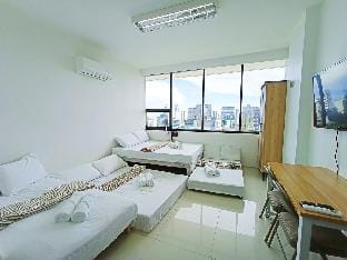 Walking distance to Ayala & IT Park w/ WIFI 15H Vacation rental in Lapu-Lapu City