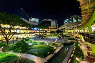 14B Accommodate maximum of 16 pax. Prime location and Walking distance to Ayala & IT Park w/ WIFI Vacation rental in Lapu-Lapu City