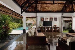 Bamboo Forest 6 BR With Private Pool NE55 Villa in Kediri