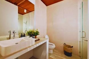 Venerate Suite 7BR With Private Pool Villa NE56 Villa in North Kuta