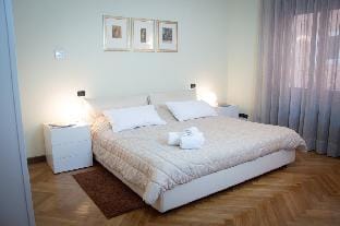 TimeRoma Vatican - King Deluxe Apartment in Rome