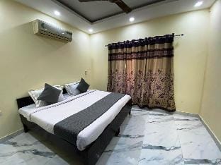 GoBravo 72-3Bhk Farm w/tPool &Garden Sec150 Noida Villa in Noida